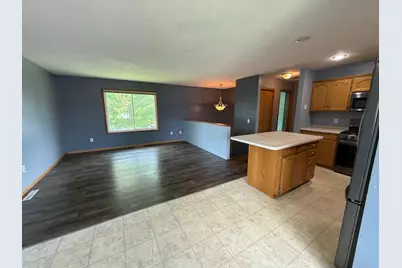 445 Maryland Street NW, Hutchinson, MN 55350 - Photo 4