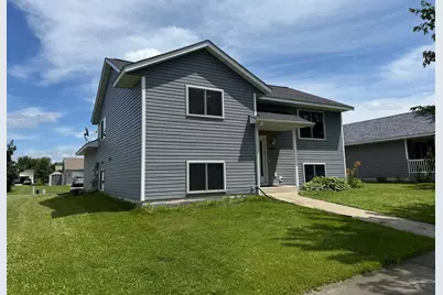 445 Maryland Street NW, Hutchinson, MN 55350 - Photo 2