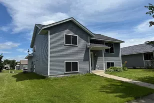 445 Maryland St NW, Hutchinson, MN 55350 - Photo 2