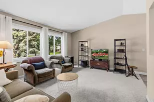 926 Sherwood Rd, Shoreview, MN 55126 - Photo 2