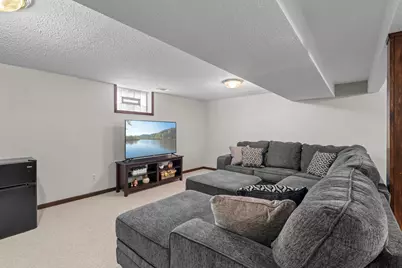 5843 June Avenue N, Brooklyn Center, MN 55429 - Photo 32