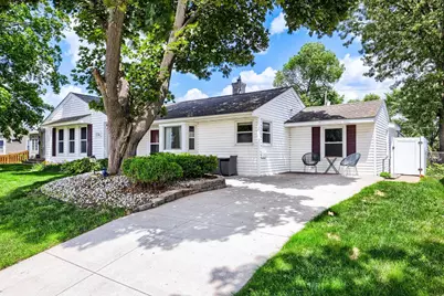 114 Frost Street W, South Saint Paul, MN 55075 - Photo 1
