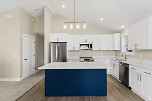 1312 Robinwood Ln, Faribault, MN 55021 - Photo 8