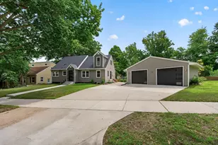 2605 Garfield Street NE, Minneapolis, MN 55418 - Photo 2