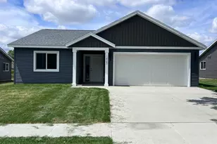 1423 Sunrise Ave SE, Rochester, MN 55904 - Photo 2