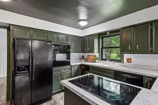257 S Orange St, Waconia, MN 55387 - Photo 8