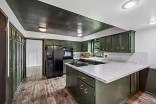 257 S Orange St, Waconia, MN 55387 - Photo 6
