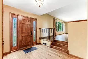 7033 Courtly Rd, Woodbury, MN 55125 - Photo 4