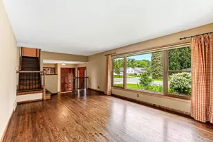 7033 Courtly Rd, Woodbury, MN 55125 - Photo 6