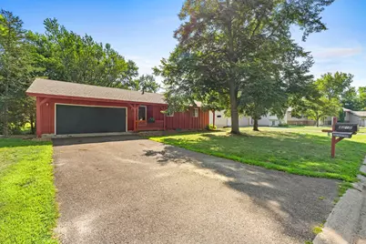 4212 Desoto Street, Vadnais Heights, MN 55127 - Photo 2