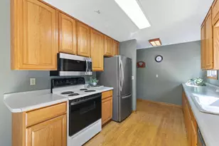 4212 Desoto St, Vadnais Heights, MN 55127 - Photo 12