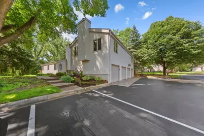 435 Fontaine Court, Woodbury, MN 55125 - Photo 4