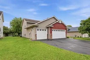 182 Ardennes Ave NE, Shakopee, MN 55379 - Photo 6
