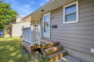 205 Burr Oak Dr, Albert Lea, MN 56007 - Photo 2