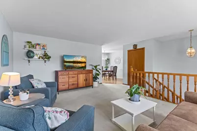 2162 Maple Lane E, Maplewood, MN 55109 - Photo 2