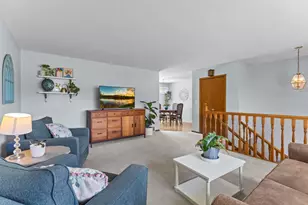 2162 Maple Ln E, Maplewood, MN 55109 - Photo 2