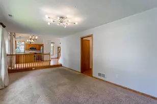 8284 Ashford Rd, Woodbury, MN 55125 - Photo 32