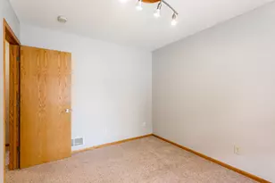 8284 Ashford Rd, Woodbury, MN 55125 - Photo 46