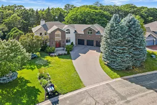 2069 Royale Dr, Eagan, MN 55122 - Photo 62