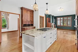 2069 Royale Dr, Eagan, MN 55122 - Photo 14