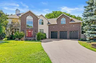 2069 Royale Dr, Eagan, MN 55122 - Photo 2