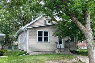 308 24th Ave N, Saint Cloud, MN 56303 - Photo 1
