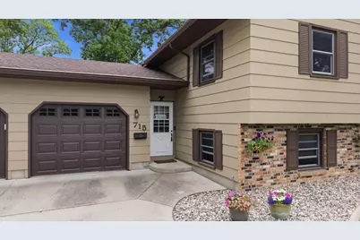 715 Sunset Street SW, Hutchinson, MN 55350 - Photo 2