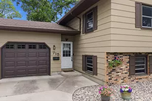 715 Sunset St SW, Hutchinson, MN 55350 - Photo 2