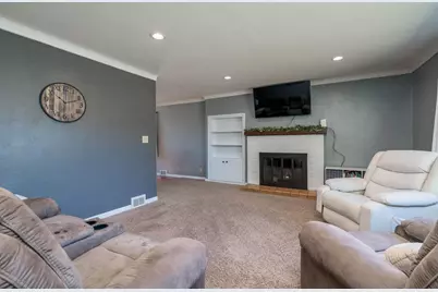 611 S Broadway Street, New Ulm, MN 56073 - Photo 4