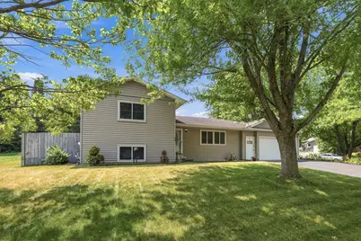 19 Heights Road NW, Saint Michael, MN 55376 - Photo 2