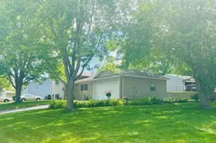 19 Heights Rd NW, Saint Michael, MN 55376 - Photo 2
