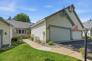 2714 Lake Ct Dr, Mounds View, MN 55112 - Photo 2