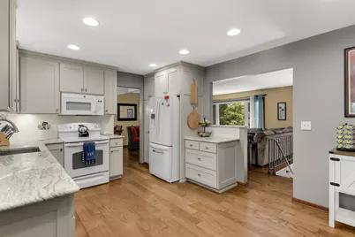 7660 Heritage Road, Eden Prairie, MN 55346 - Photo 8