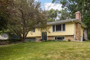 7660 Heritage Rd, Eden Prairie, MN 55346 - Photo 42