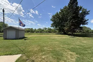 702 Glenview Dr, Albert Lea, MN 56007 - Photo 4