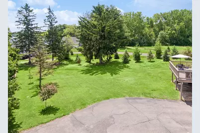 3921 Minnewashta Court, Chanhassen, MN 55331 - Photo 6