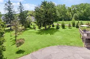 3921 Minnewashta Ct, Chanhassen, MN 55331 - Photo 6