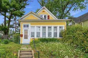 1131 Woodbridge St, Saint Paul, MN 55117 - Photo 1