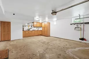 8716 Virginia Ave S, Bloomington, MN 55438 - Photo 40