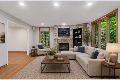 2109 Stone Creek Drive, Chanhassen, MN 55317 - Photo 8