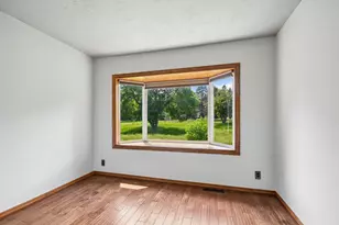 11551 278th St, Chisago City, MN 55013 - Photo 12