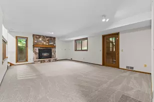 1306 Berry Ridge Rd, Eagan, MN 55123 - Photo 6