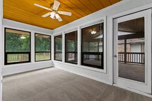 1306 Berry Ridge Rd, Eagan, MN 55123 - Photo 34