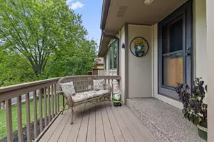 1306 Berry Ridge Rd, Eagan, MN 55123 - Photo 44