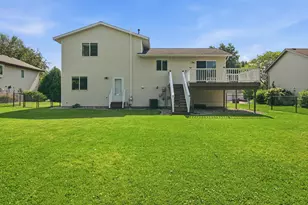 212 Glen Ellen Dr, Mankato, MN 56001 - Photo 32