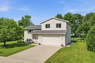 212 Glen Ellen Dr, Mankato, MN 56001 - Photo 2