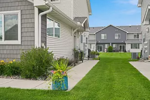 1723 Southpoint Ln, Hudson, WI 54016 - Photo 4
