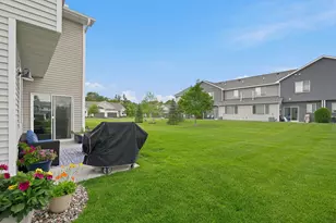 1723 Southpoint Ln, Hudson, WI 54016 - Photo 4