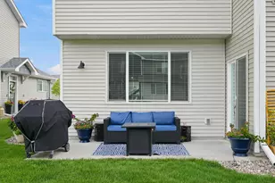 1723 Southpoint Ln, Hudson, WI 54016 - Photo 6