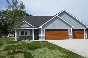 138 Cedar St SE, Kimball, MN 55353 - Photo 2